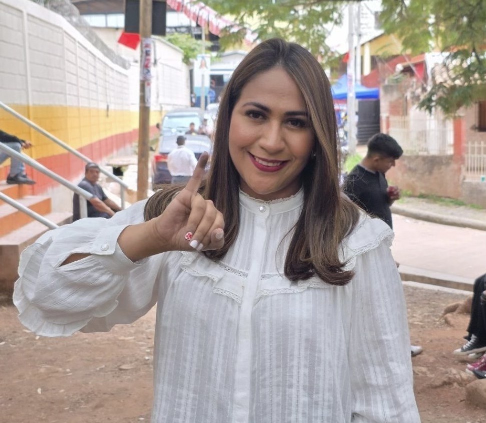 “El voto mata el fraude”: Angelica Álvarez insta a resguardar actas como prueba de la voluntad ...